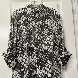 Lark Lane Gray and White Button up Blouse, Size 14